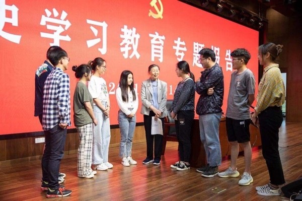 南京晓庄学院图书馆系统-南京晓庄学院图书馆：知识宝库与心灵港湾的完美结合