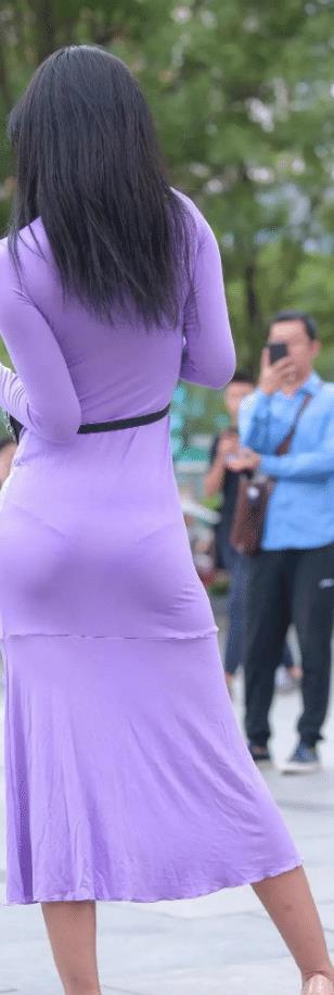台球裁判小姐姐_国外台球美女裁判胸器_世界台球美女裁判
